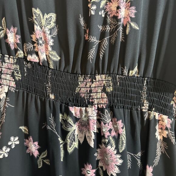 Torrid babydoll surplice top with tie back - Size 4X - Picture 2 of 5